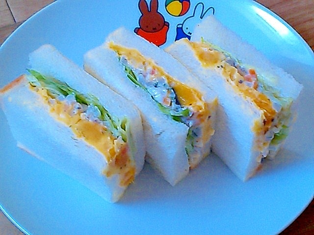 市販の惣菜でお手軽カボチャごぼうサラダサンド レシピ・作り方 by