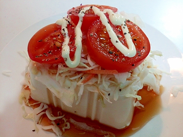 千切り野菜とミディトマトの冷奴