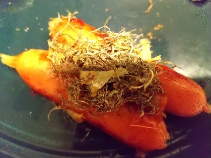 おつまみにとろろ昆布添えウインナー