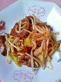 野菜炒め焼き肉の残りで レシピ 作り方 By ラムチャン54 楽天レシピ