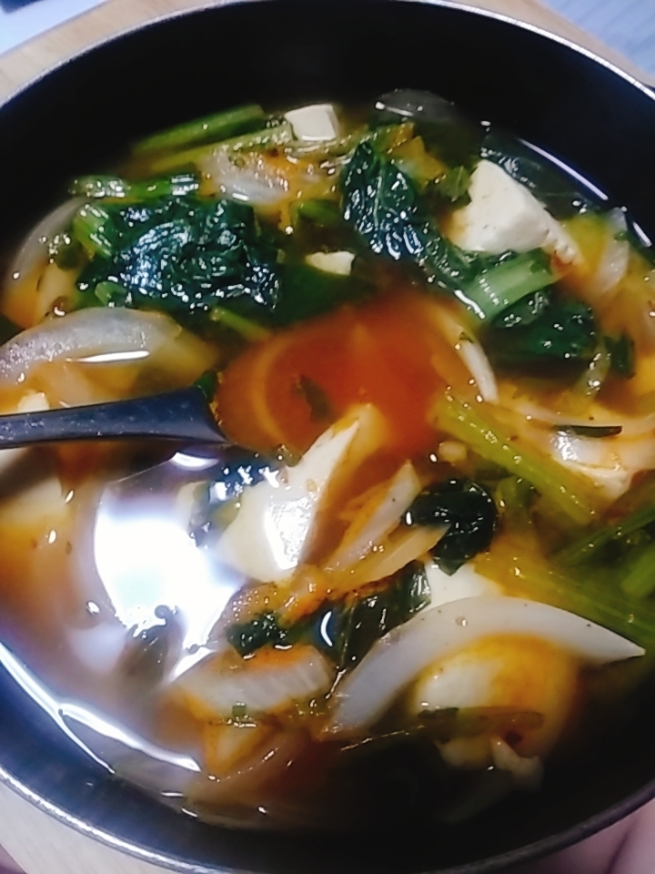 小松菜　玉葱　豆腐のキムチ鍋の素スープ