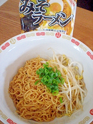 作らずにはいられない!インスタントラーメンで油そば