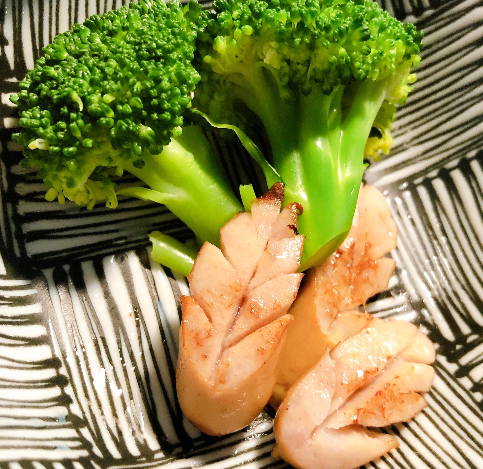 お弁当におすすめ ウインナーの飾り切り はっぱ編 レシピ 作り方 By はらぺこもも 楽天レシピ お弁当におすすめ ウインナーの飾り切り はっぱ編 レシピ 作り方 By はらぺこもも 楽天レシピ