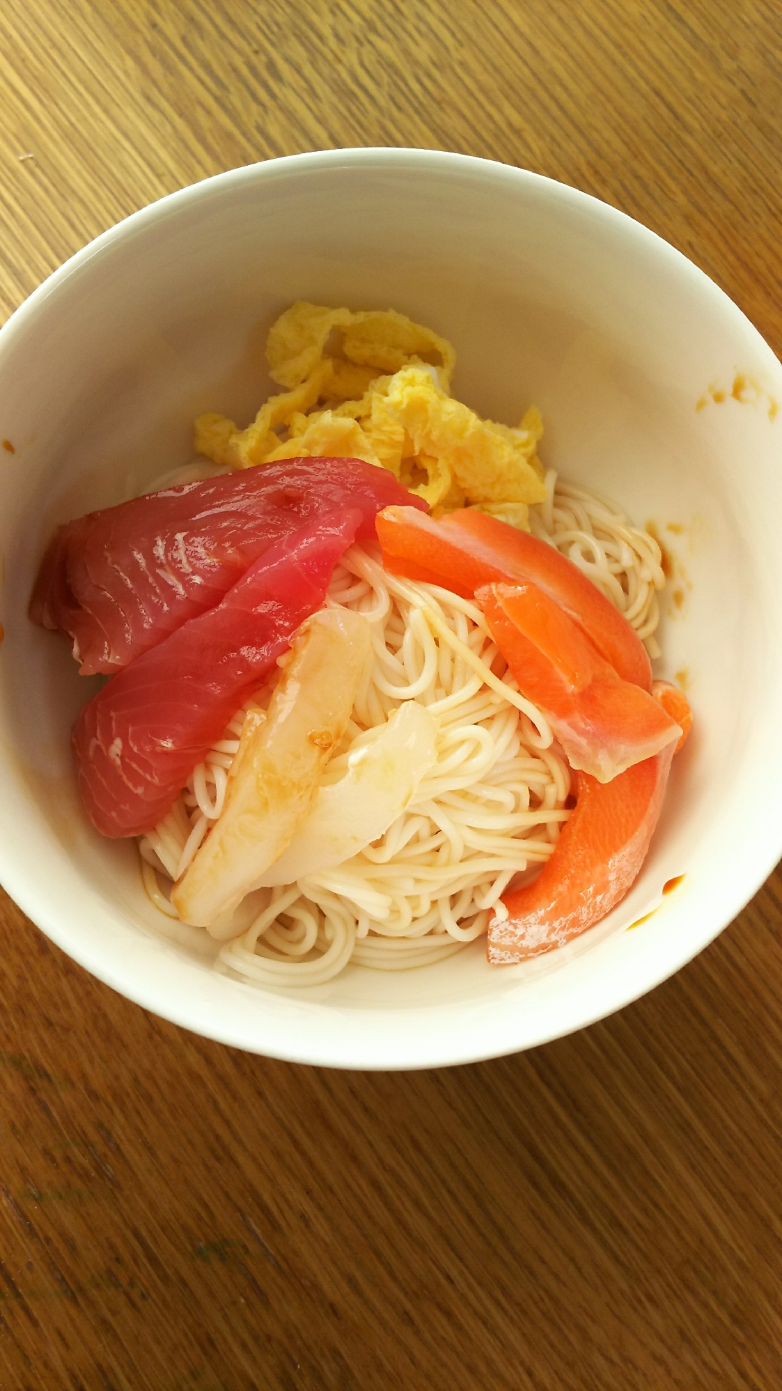 海鮮そうめん(鮭マグロいか)