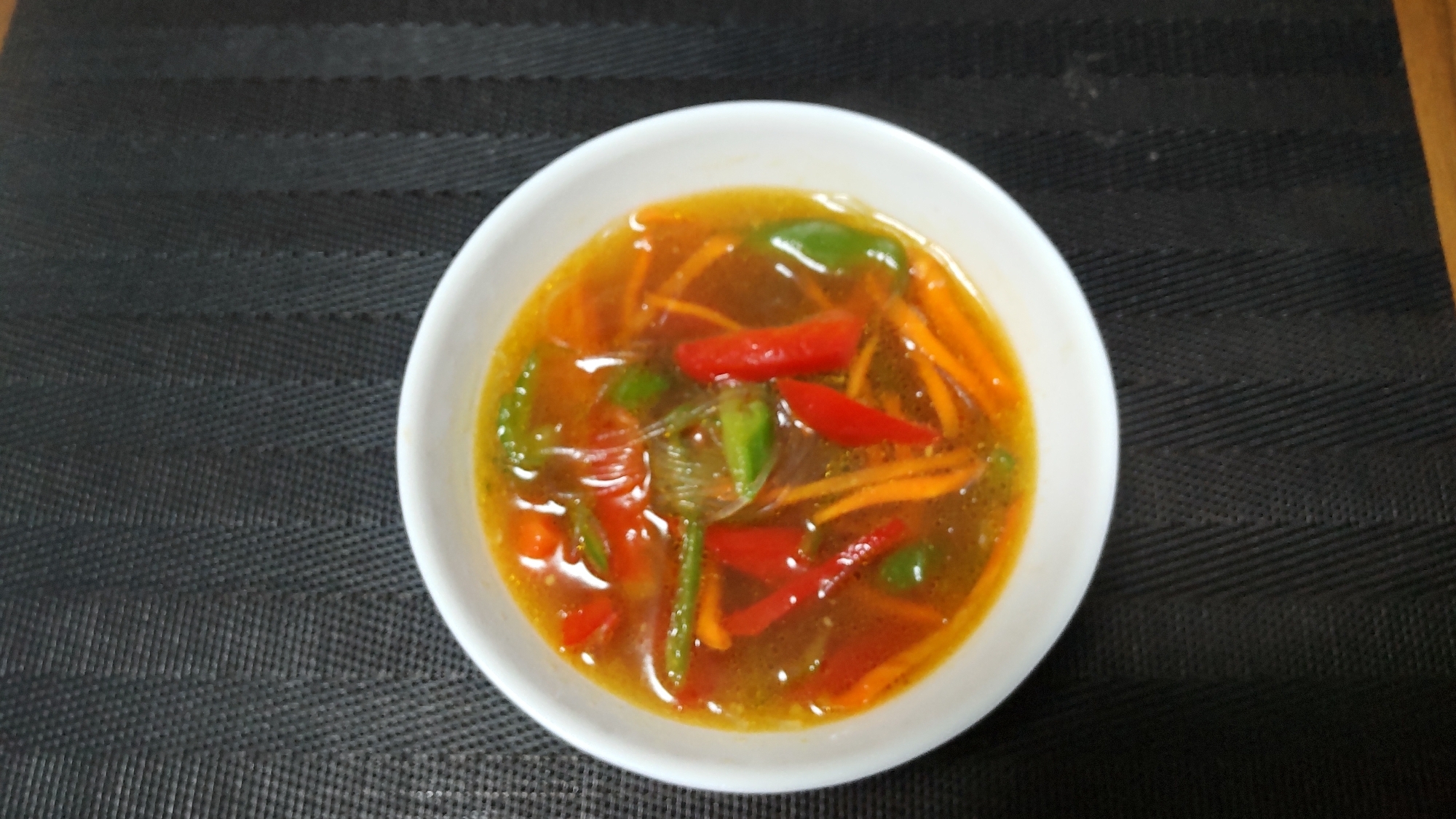 野菜たっぷり春雨の中華スープ