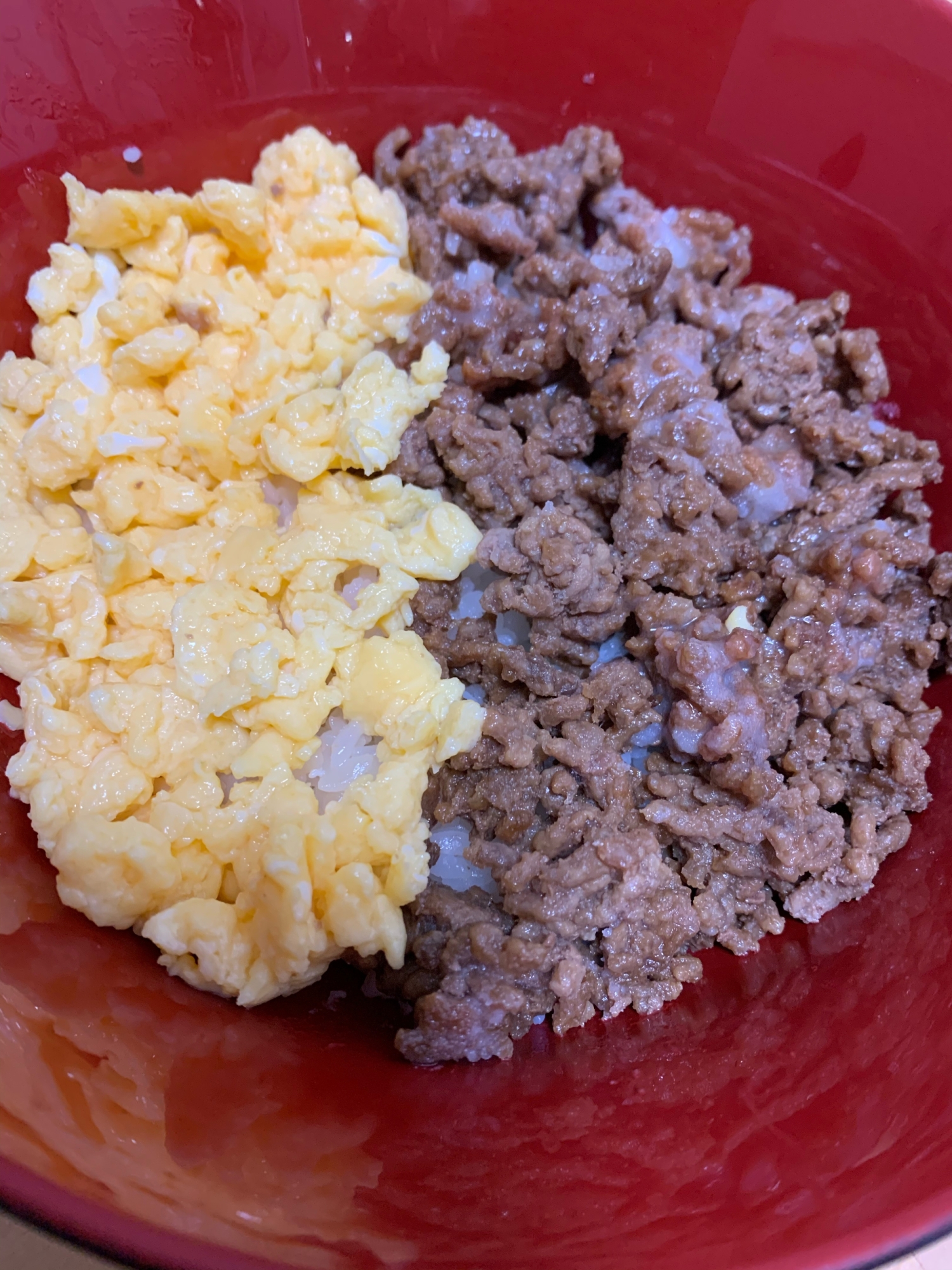 卵とそぼろが美味しい２色ご飯