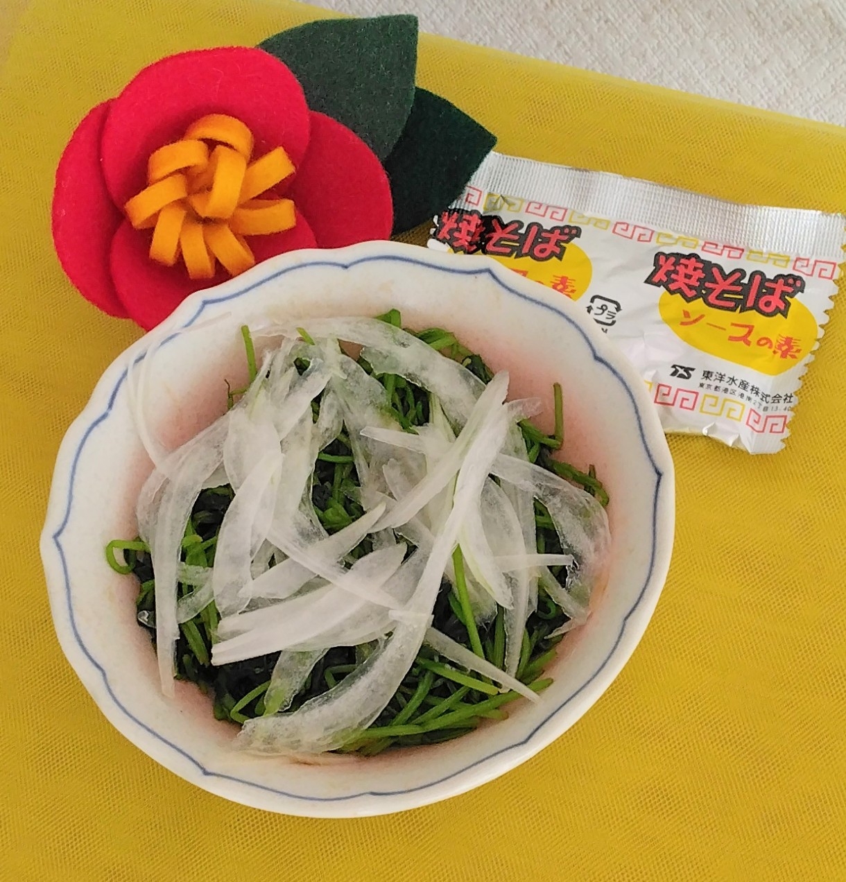 ✨豆苗の焼きそばソース炒め・新玉ねぎのせ✨健康副菜