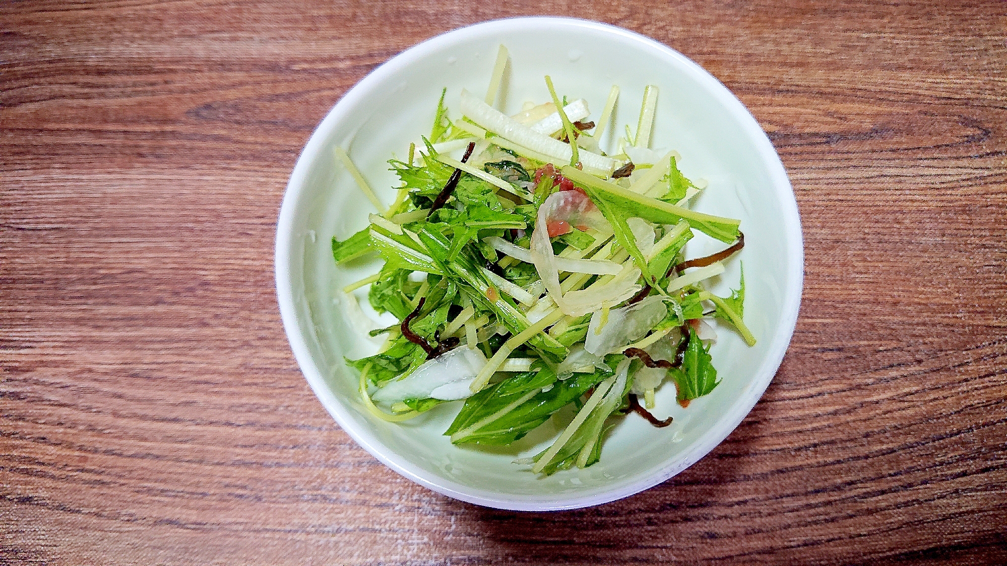 水菜と新玉ねぎの梅昆布和え