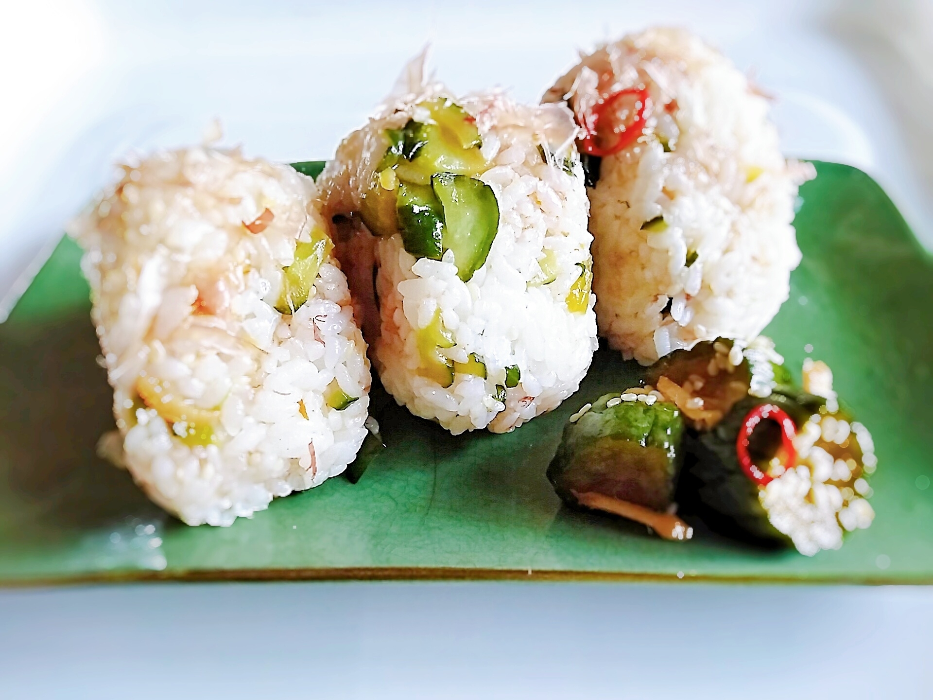 あまったご飯で 漬物をまぶしたオニギリ レシピ 作り方 By 愛情食堂300縁レシピ 楽天レシピ あまったご飯で 漬物をまぶしたオニギリ レシピ 作り方 By 愛情食堂300縁レシピ 楽天レシピ