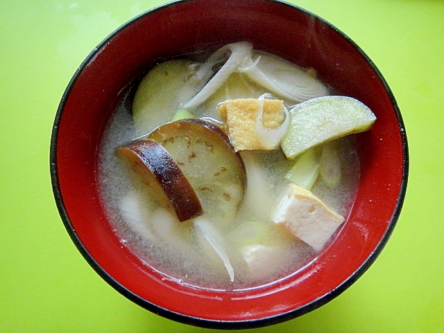 茄子と厚揚げ長ネギの味噌汁