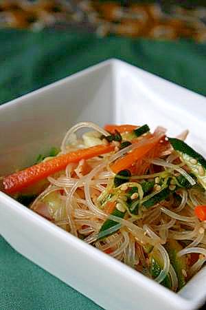 **デパ地下のあの味!失敗しない春雨サラダ**