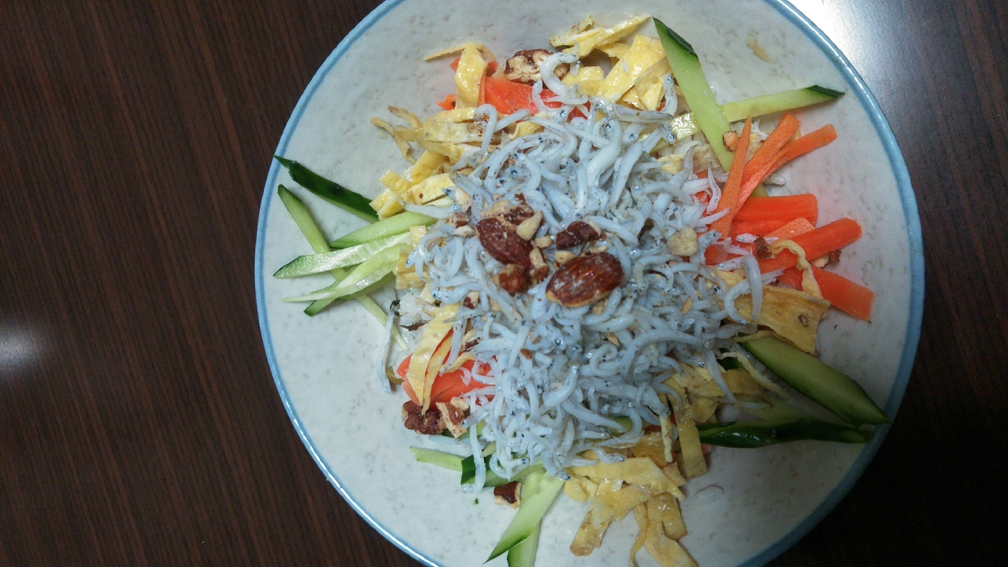 オヤジが好きな、しらす丼