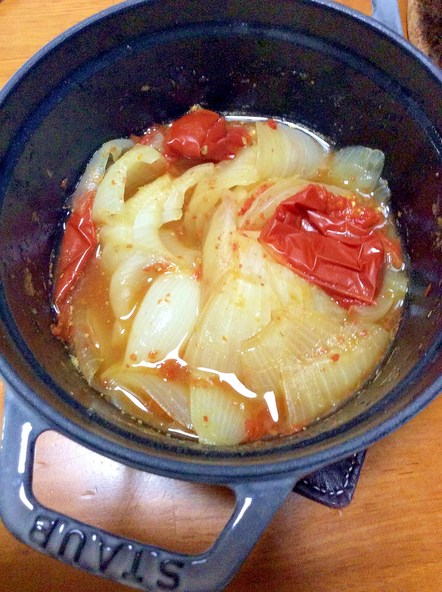 完熟トマトと新たまねぎの蒸し煮