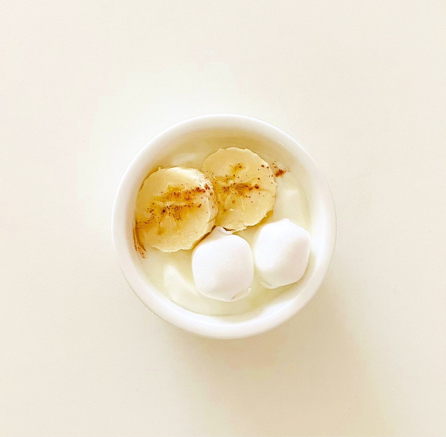 レモン風味バナナマシュマロヨーグルト