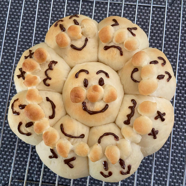 手ごねでok 簡単 あんぱんまん ちぎりパン レシピ 作り方 By みかさん 楽天レシピ 手ごねでok 簡単 あんぱんまん ちぎりパン レシピ 作り方 By みかさん 楽天レシピ