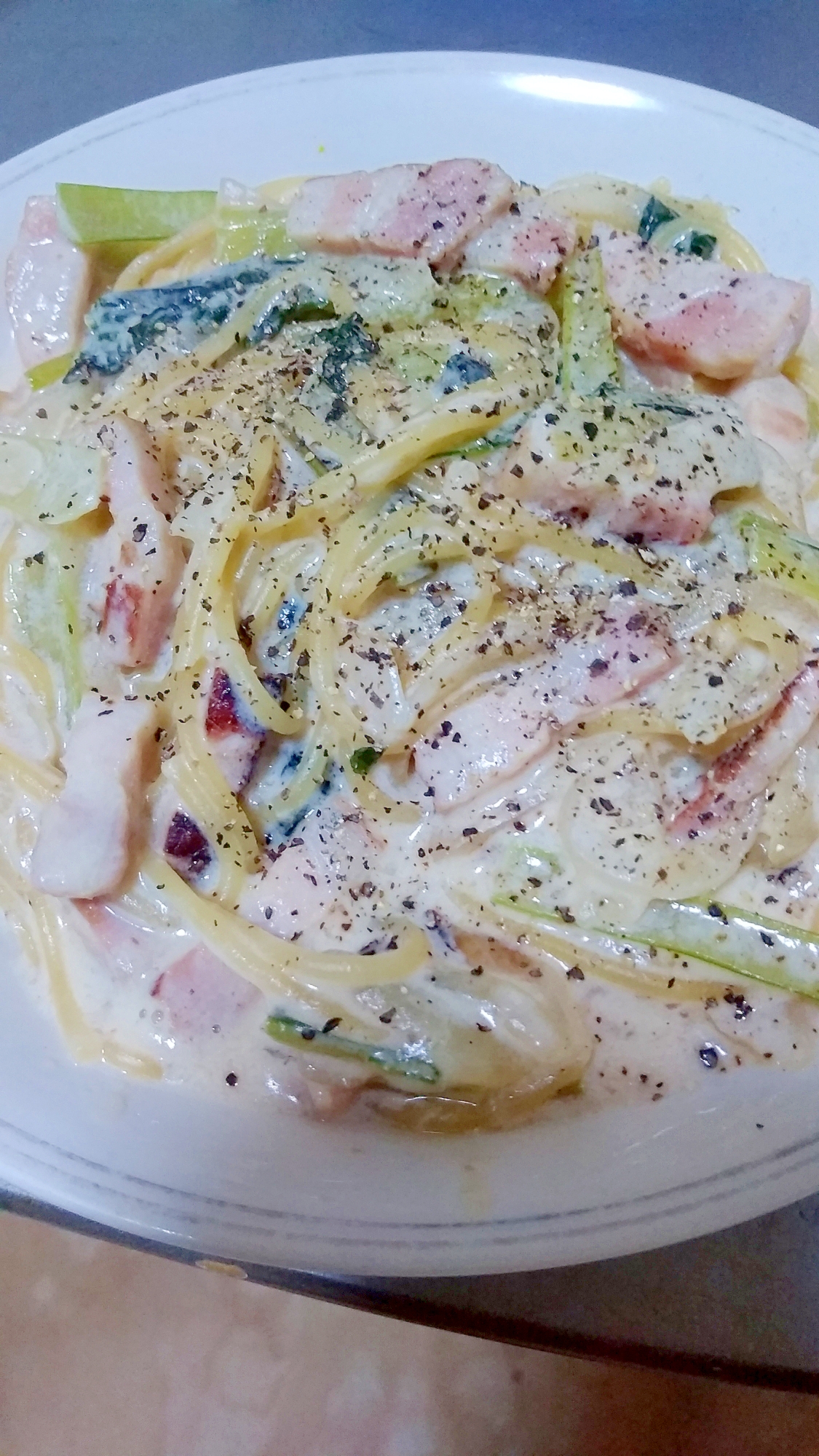 フライパンだけで別ゆで無し。クリームパスタ