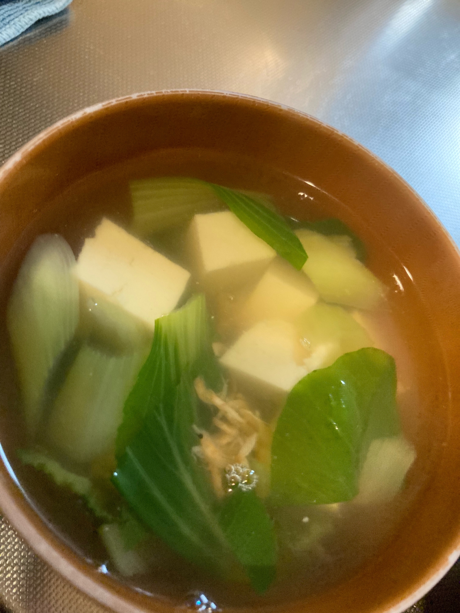 チンゲン菜と桜エビの豆腐スープ