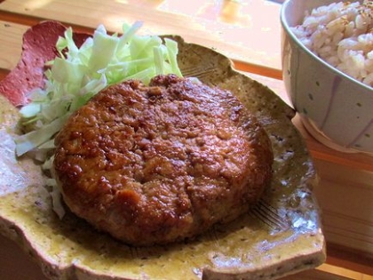 お豆腐でヘルシーなハンバーグとっても美味しかったです（u u）　ふんわり膨らんだハンバーグに照りが絶妙な味わいでした＾*