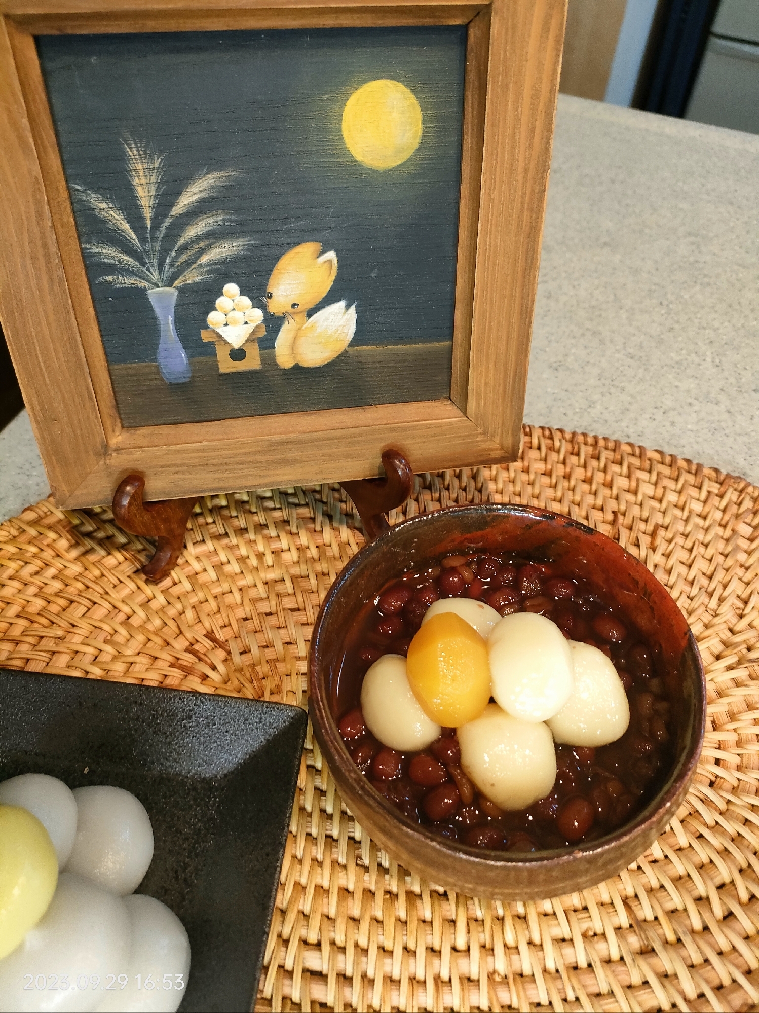 白玉団子と冷たいおぜんざいでお月見