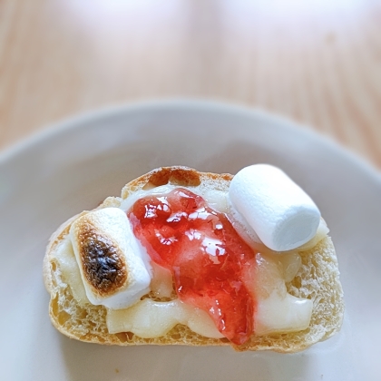 とろ～り♪ジャムチーズとマシュマロパン