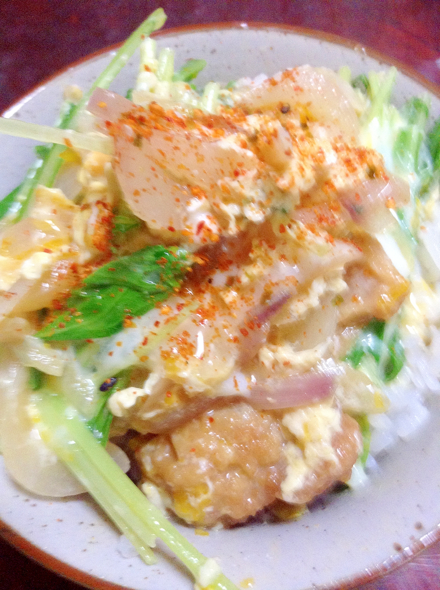 鶏唐揚げとハリハリ水菜の卵とじ丼【唐揚げリメイク】