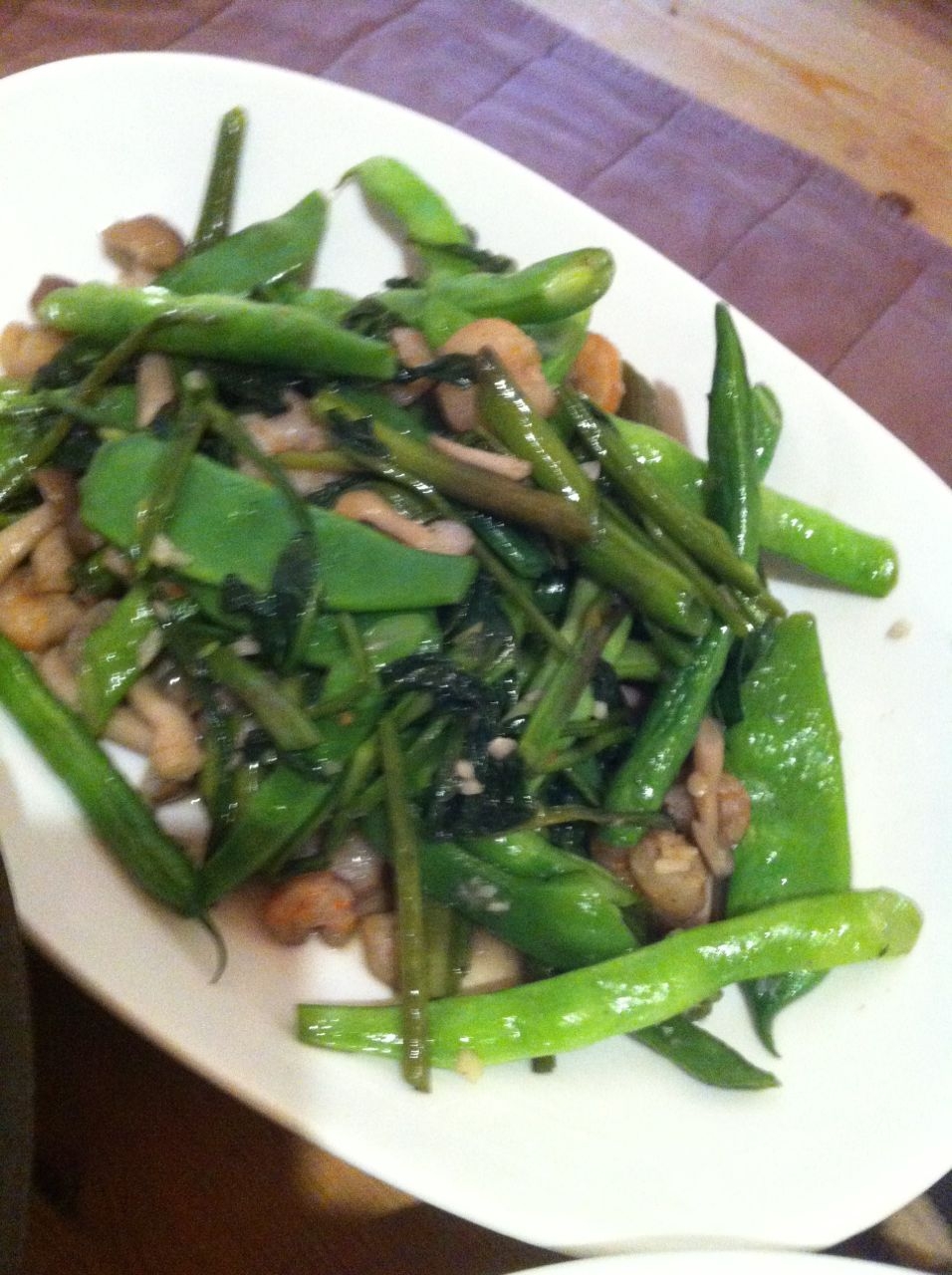 豆と、空芯菜、海老のナンプラー炒め