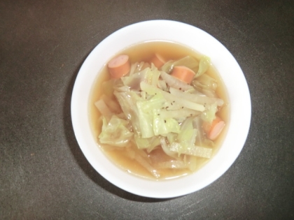朝、マヨちゃんペとともにスープ頂いたよ(*^_^*)もやしとブロッコリーの芯がなかったから代用で大根を入れたよ。食べ応え十分で栄養満点だね♪おいしかったよん❤