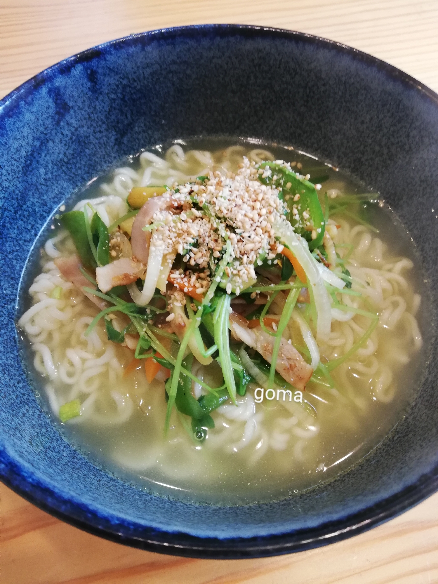 豆苗炒め乗せラーメン