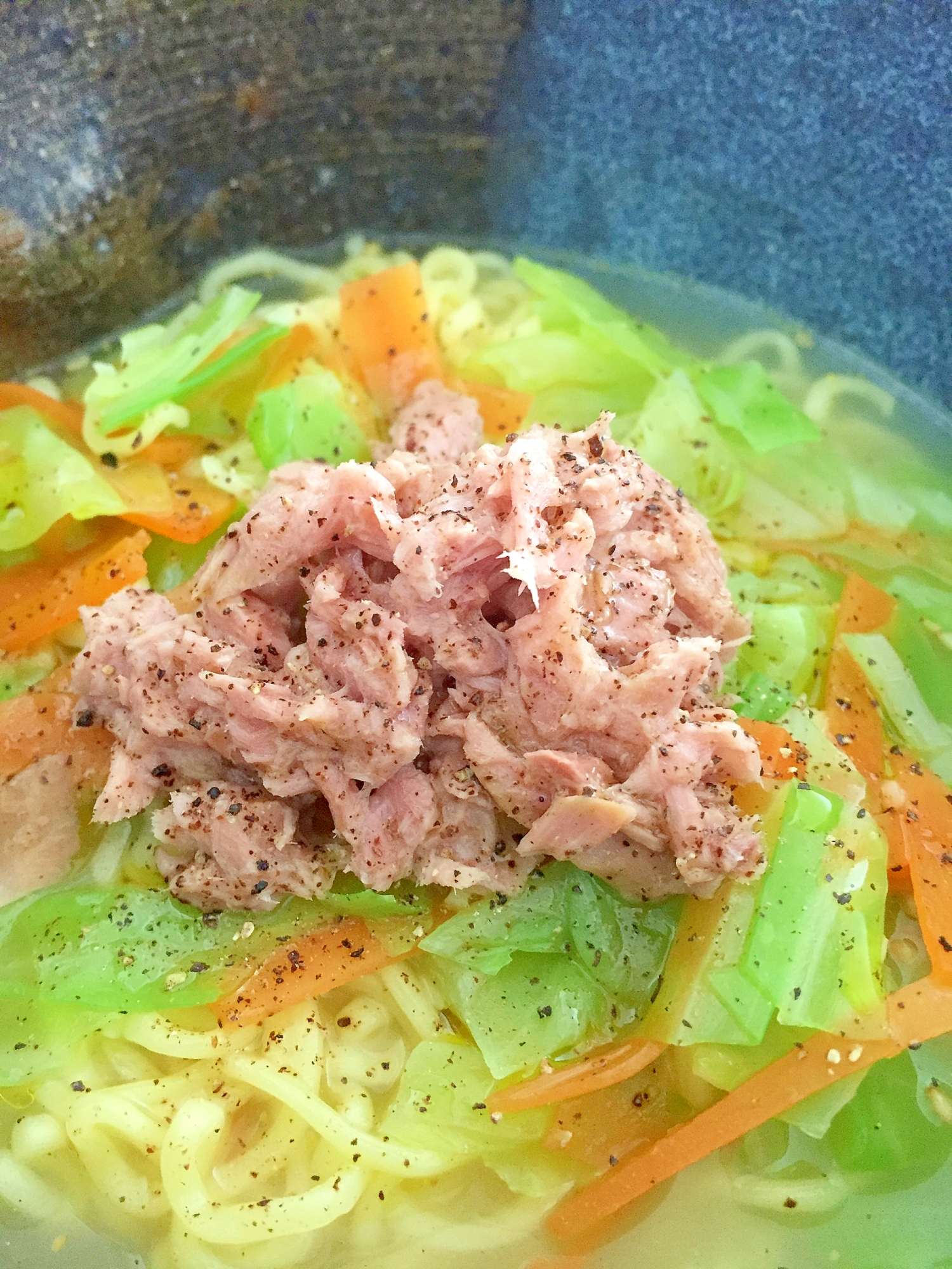 インスタントラーメンとツナでイタ飯風♪ランチ♪