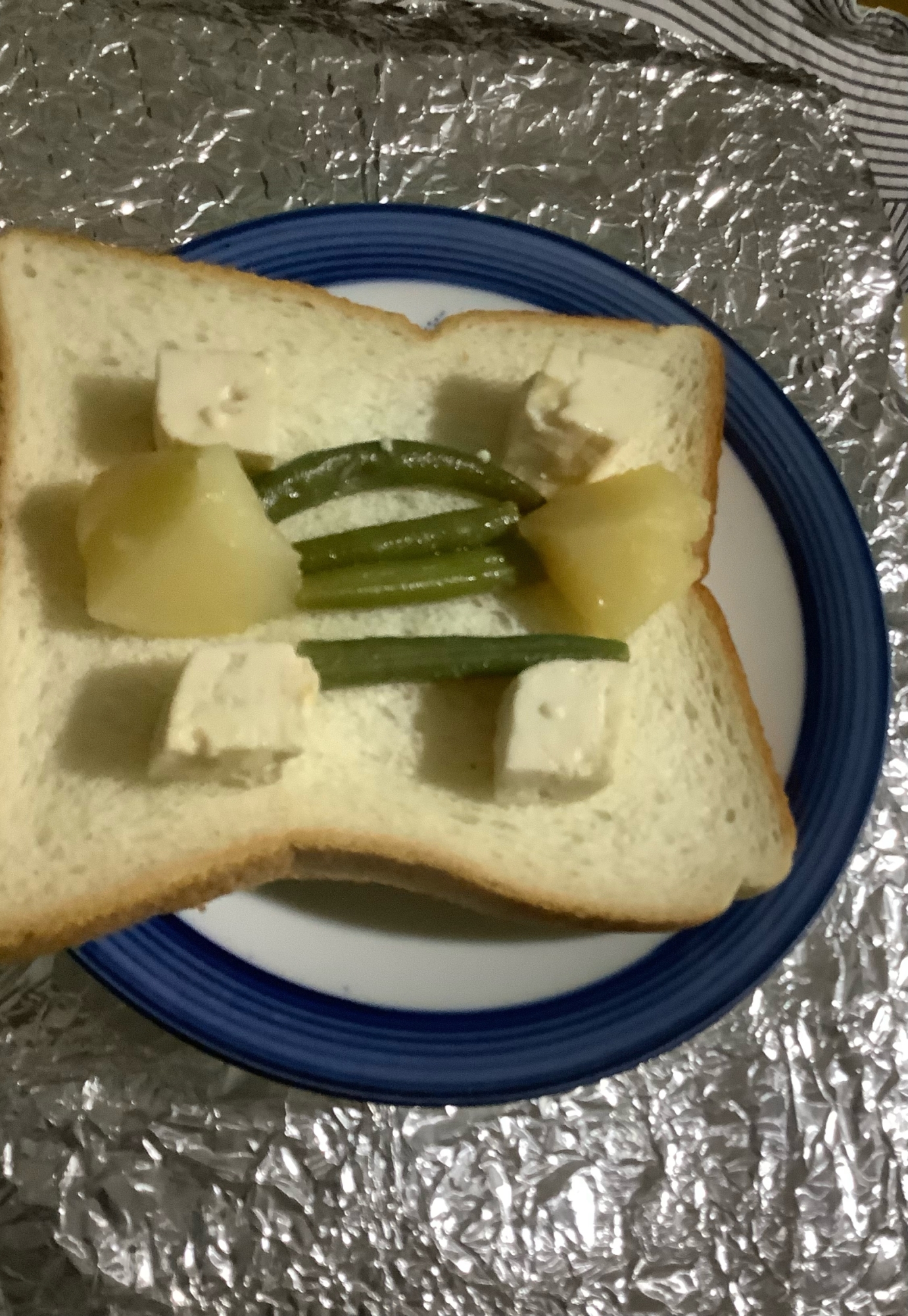 ☆じゃが芋いんげん豆腐の煮物オープンサンド☆