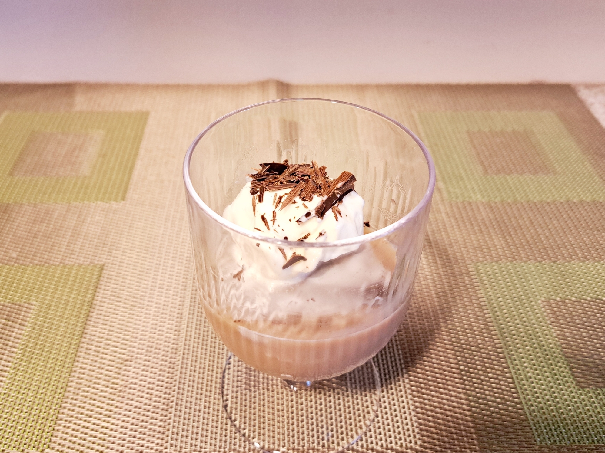 アフォガード味の豆乳プリン バニラアイスのせ