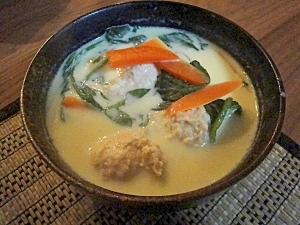 シンプル美味しい豆乳鶏団子スープ　身体ポカポカ