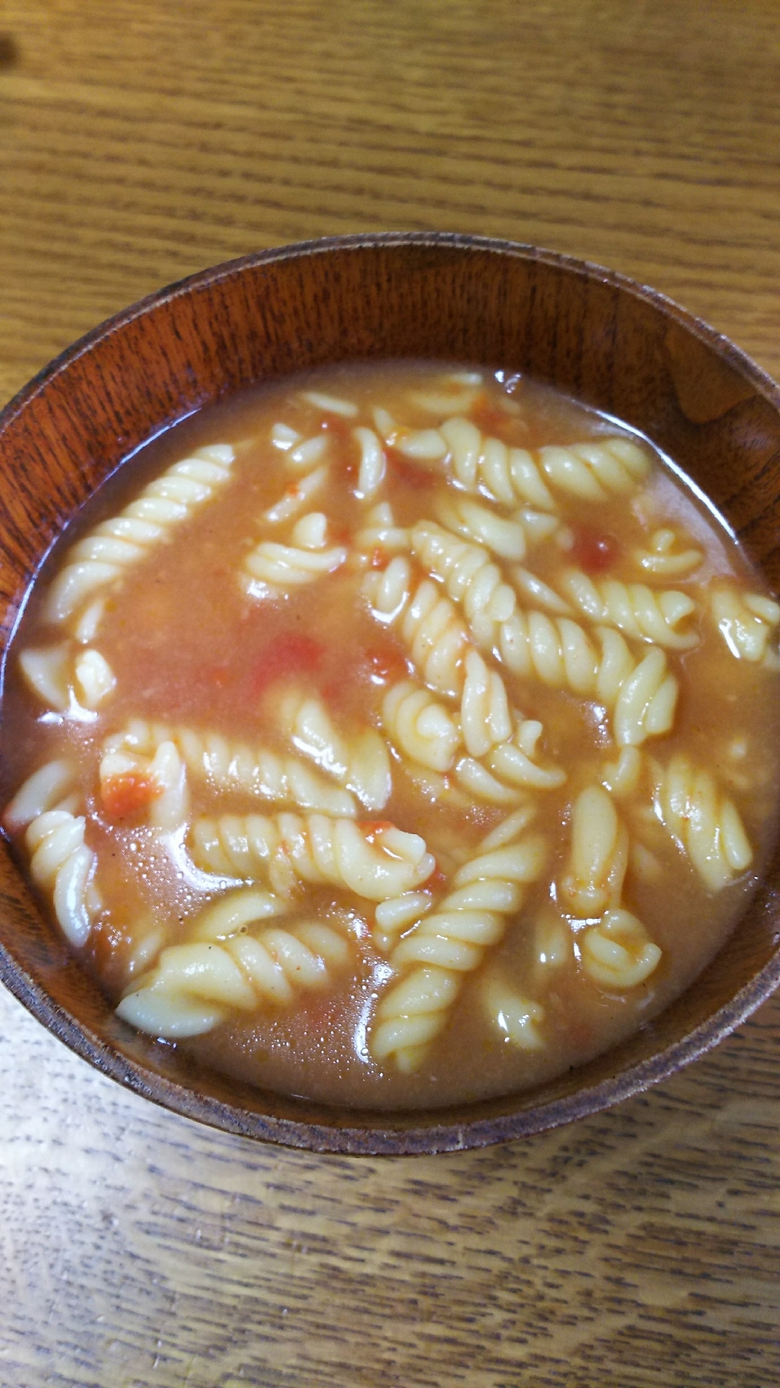 トマト缶とダシダのマカロニスープ