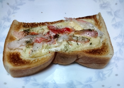 かにかまに青海苔おかかのチーズトースト