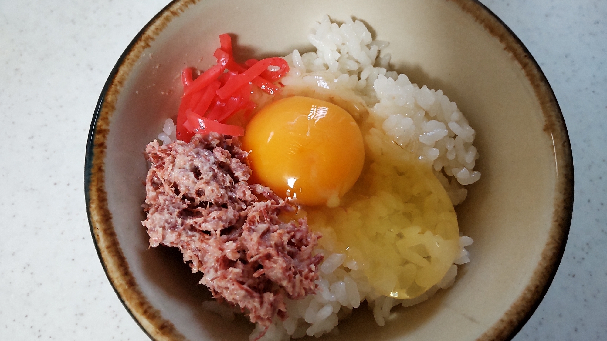 コンビーフマヨ卵かけご飯☆