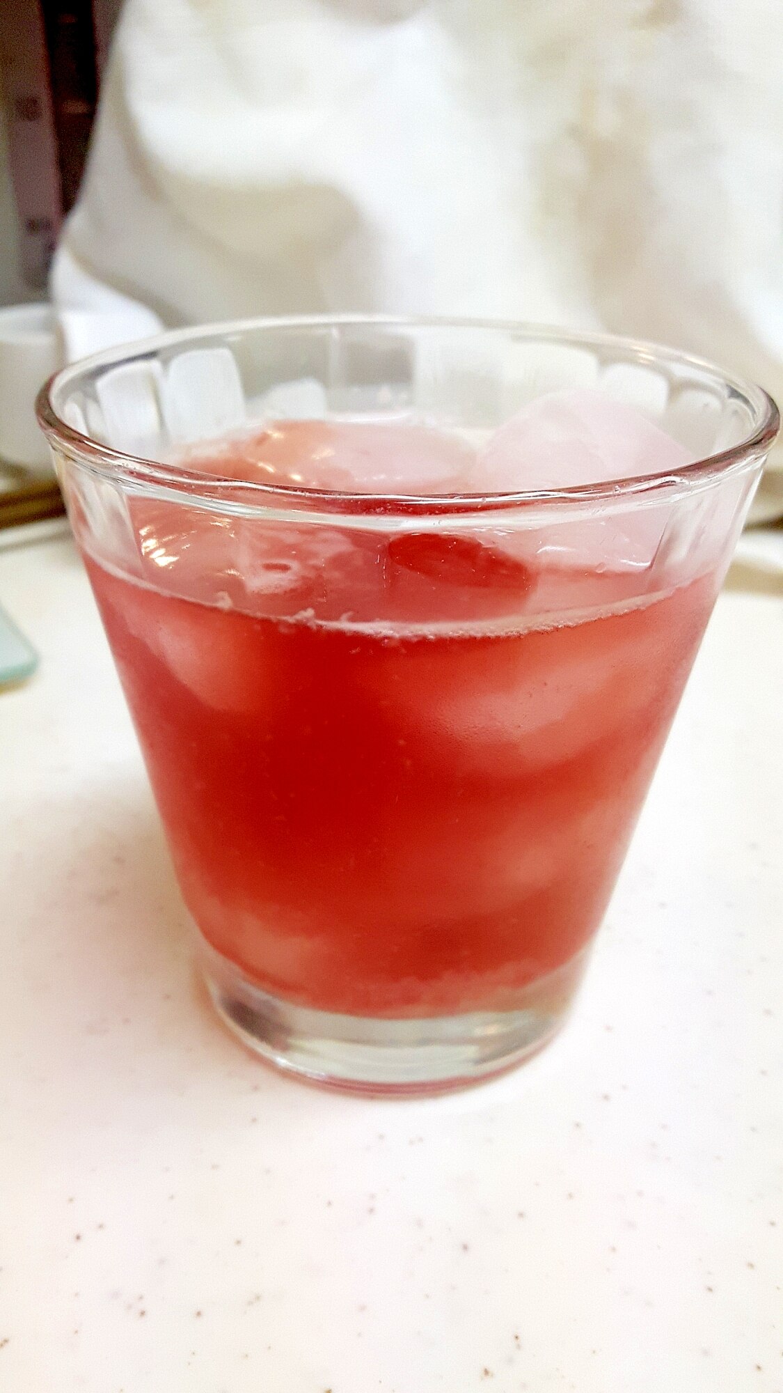 キリッ 赤ワインとジンジャーエールのカクテル レシピ 作り方 By Acchan66 楽天レシピ