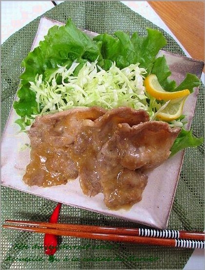 味噌ダレでほんのり甘辛～豚肉の生姜焼きとタレ！