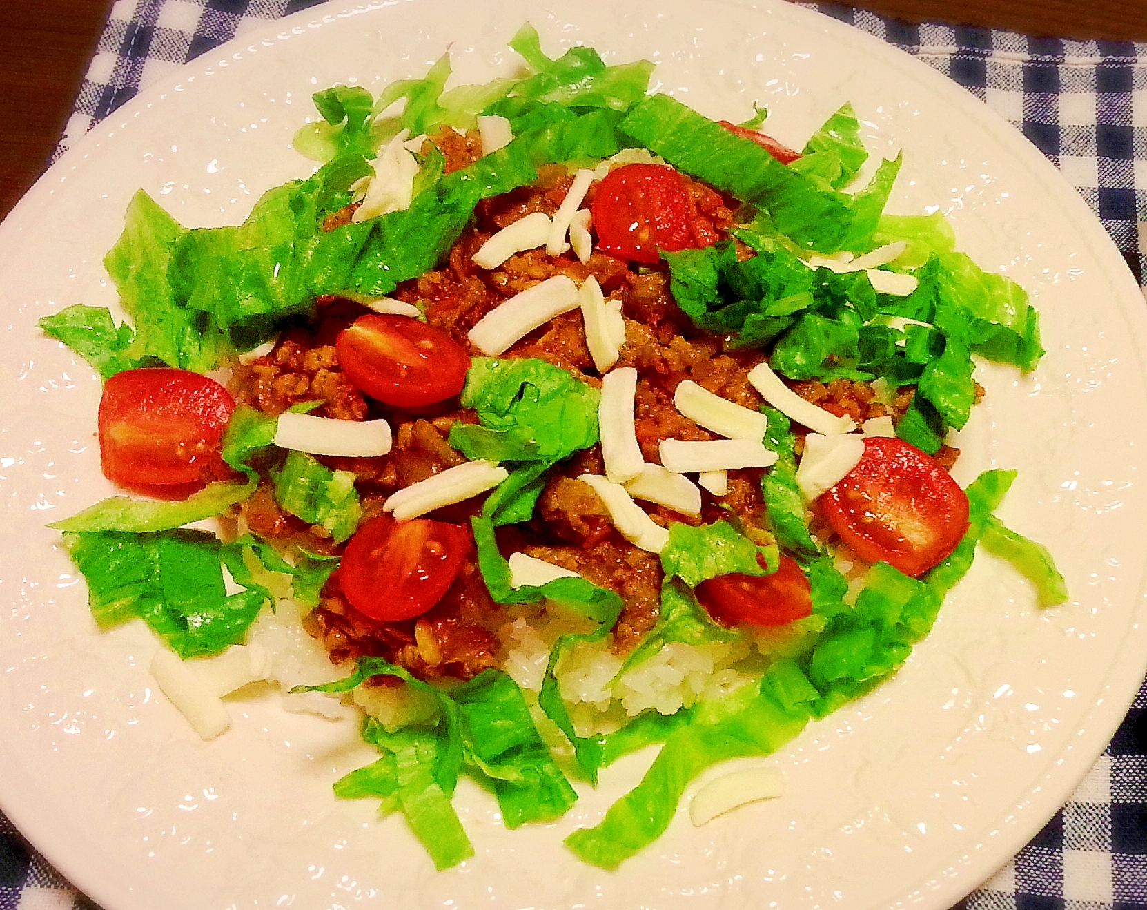 タコライス風 ひき肉とレタスのサラダ丼 レシピ 作り方 By こぶた 楽天レシピ タコライス風 ひき肉とレタスのサラダ丼 レシピ 作り方 By こぶた 楽天レシピ