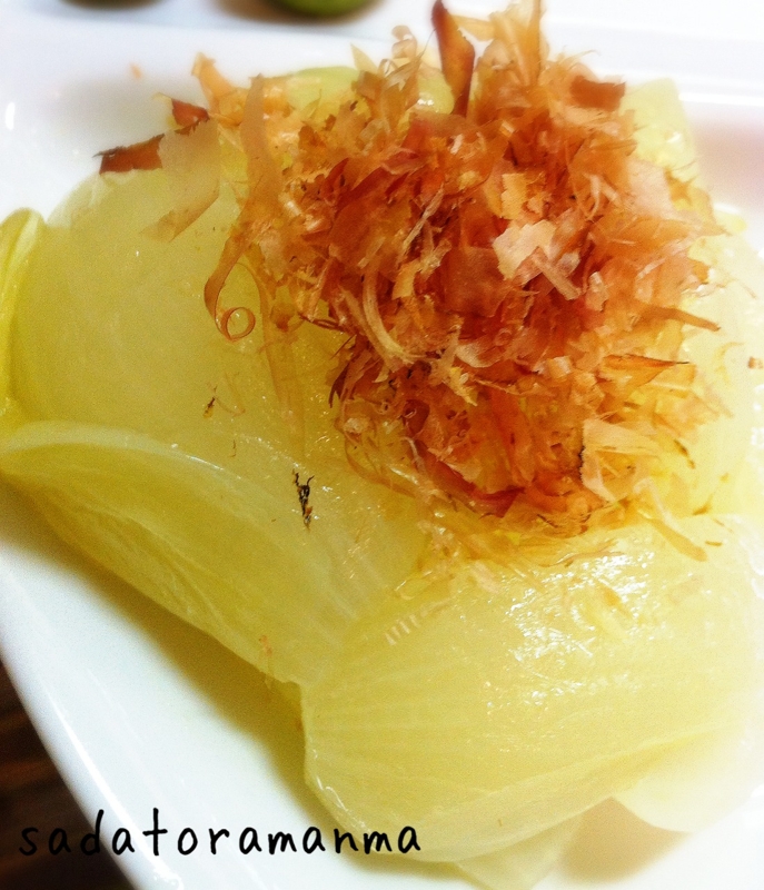 1. 丸ごと玉ねぎの蒸し焼き