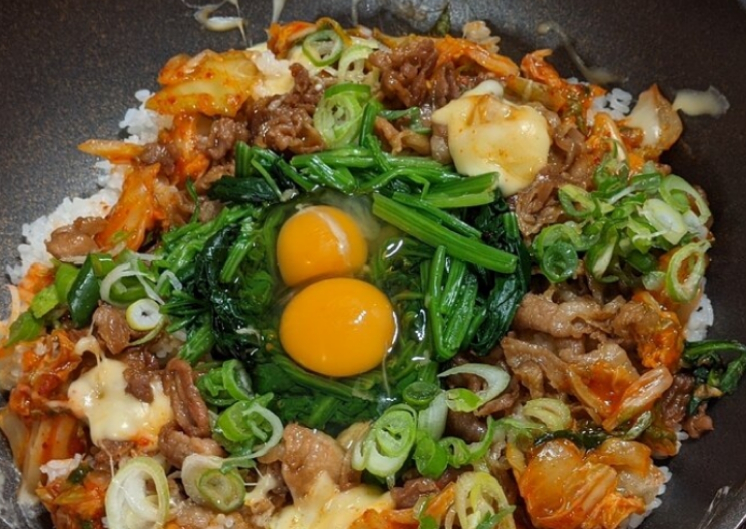 ホットプレートで 熱々石焼ビビンバ レシピ 作り方 By １児のママ 楽天レシピ