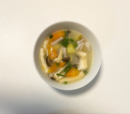 大根と人参と油揚げのお味噌汁