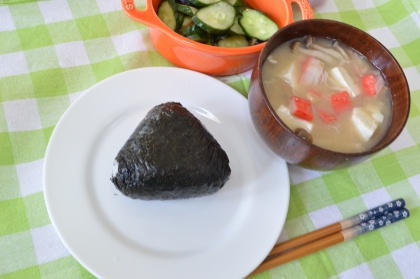 おはよ〜♪jun&
VANさんのカニかまのお味噌汁と一緒に頂きました☆
朝食に海苔の香りがお部屋いっぱいに広がりました (*'ヮ'*)
ごちそう様でした♥