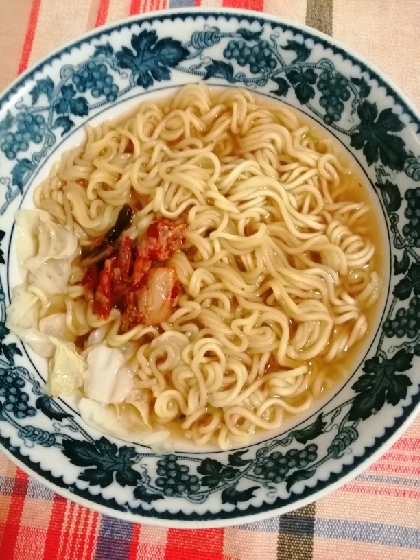 キャベツとキムチのラーメン