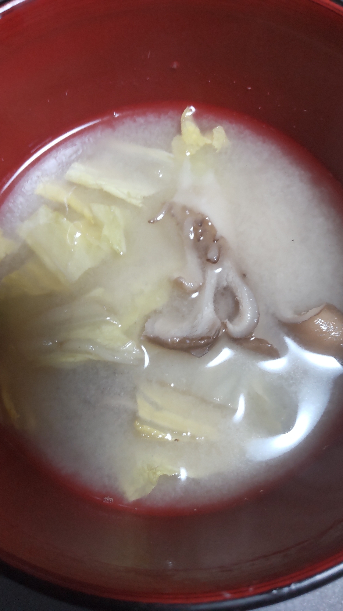 白菜と舞茸の味噌汁