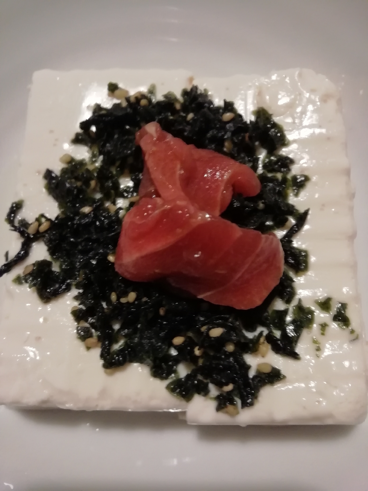 マグロわかめ冷奴