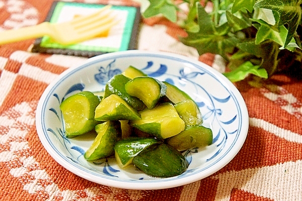 食べ過ぎ注意！止まらなくなるほど危険な胡瓜の浅漬け