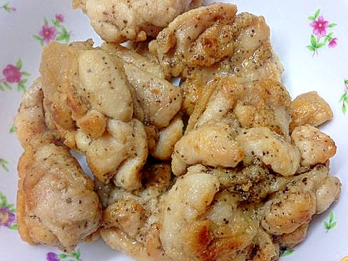 黒コショウのスパイシー唐揚げ