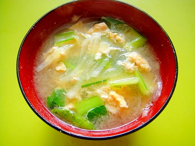 大根と玉ねぎ小松菜のかき玉味噌汁