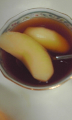 オレンジジュースで煮たリンゴを入れてみました♪最後にリンゴ食べたら紅茶がしみていて美味しかったです♪