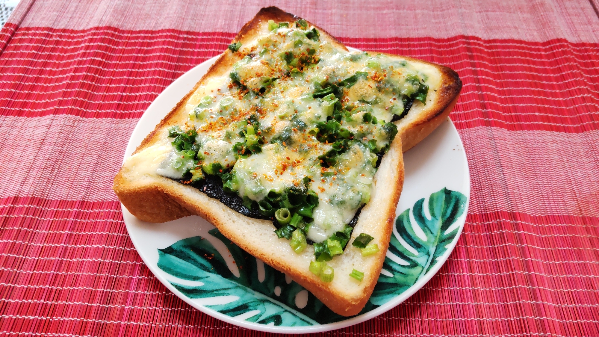 パンで朝食♪ねぎチーズトーストonマヨ味付け海苔